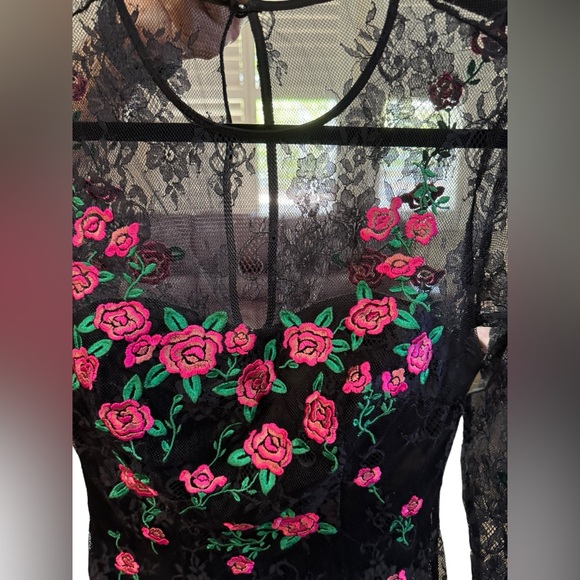 Bebe Pencil Lace Dress Embroidered Size 4 Black Flowers Nightout Party - Picture 8 of 10